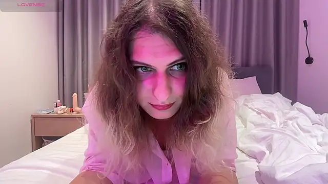 AlicePinkhead's room