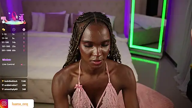 LuanaRisque webcam