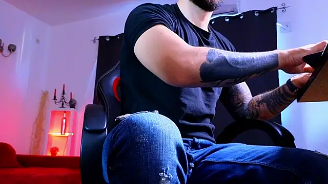 MightyAaron66 webcam