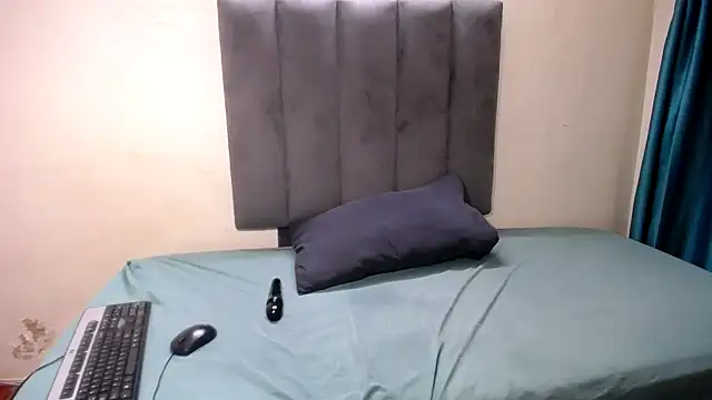 kelly-001 (Ask my age) - mountain squiter.........