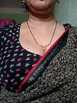 Webcam Model (Rosy-B)  is live.Free join now!