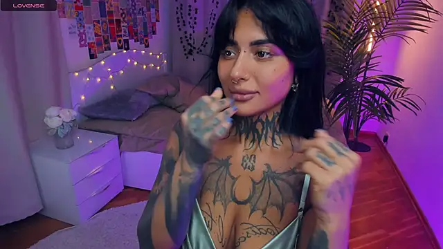 CharimgSabrina webcam