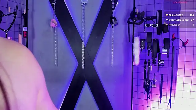 MissKara_Ariana_bdsm webcam