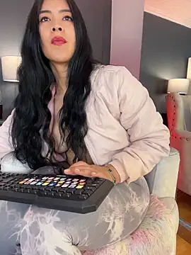 BellaFernandez__ webcam