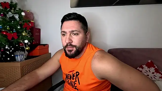 Gold_Alpha_Boy webcam