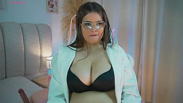 alinnajohnson - AlinnaJohnson's free webcam - UK Sex Cams