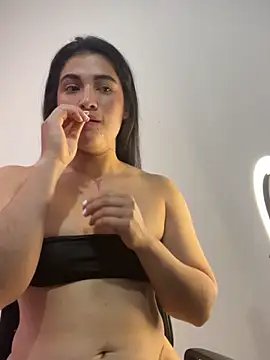 Webcam Model (alice_shyness)  is live.Free join now!