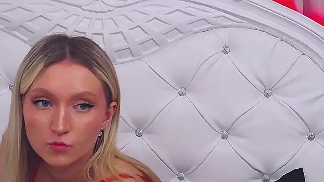 NixxMia live cam screenshot female on CamSexing – Live Sex Chat & Webcam Shows