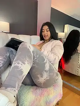 BellaFernandez__ webcam