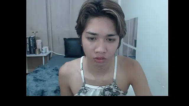 Ivoryhotcummer webcam