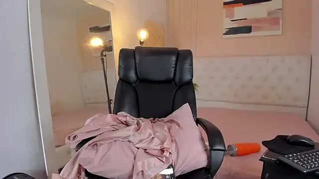 CHANELL_11INCHES webcam