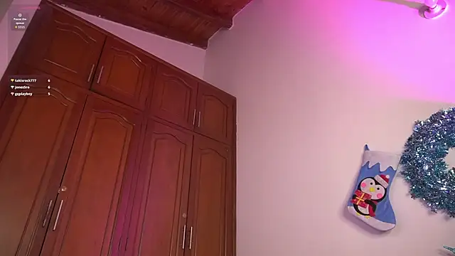 Live sex cam di pocahotass_11