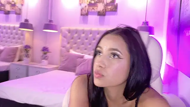 LucyOwenss webcam stripchat model stream image