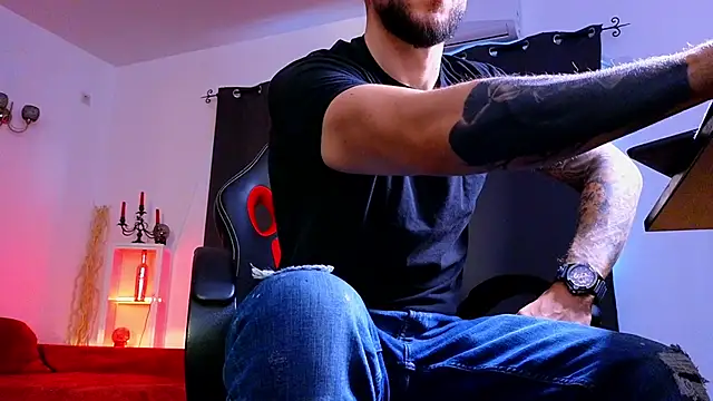 MightyAaron66 webcam