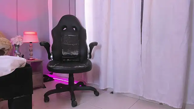 Darlyn_tenderhot__ webcam