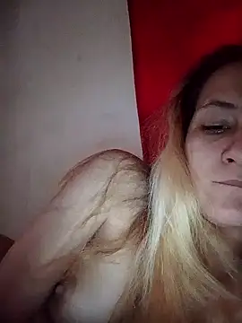 Themaskedgirl21 webcam