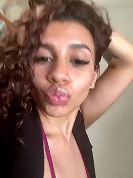 lightskinchick12 webcam