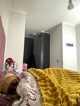 Bootyliciouse21X webcam