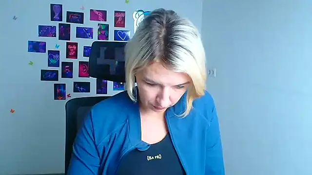 Lana_Foxyy webcam stripchat model stream image