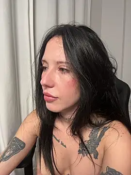 BellaGiaxx's live cam