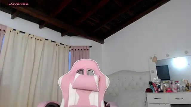 milk_cow_ webcam stripchat model stream image