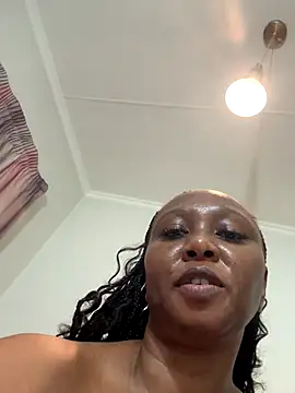 Bootyliciouse21X webcam