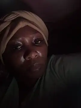 Bootyliciouse21X webcam