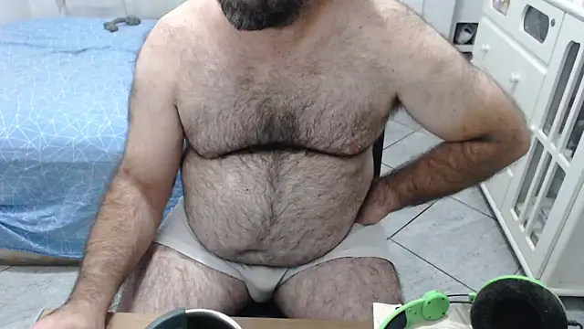 mysterbearmg (Ask my age) - cum in public