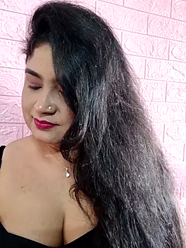 hornyriyanka webcam stripchat model stream image