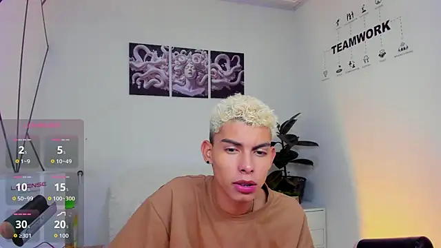 sky_jules - Sky_jules's free webcam