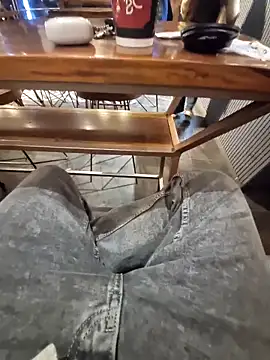 thickdickrider (M young) - Open zip and give a glimpse