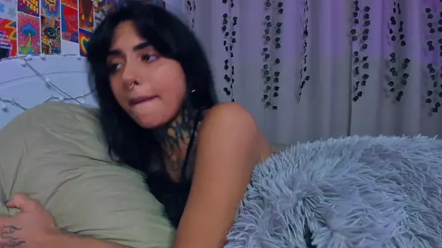 CharimgSabrina webcam