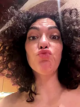 strawberry_queen2 - Strawberry_queen2's free webcam