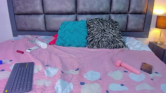 Sasha_Picot17 webcam