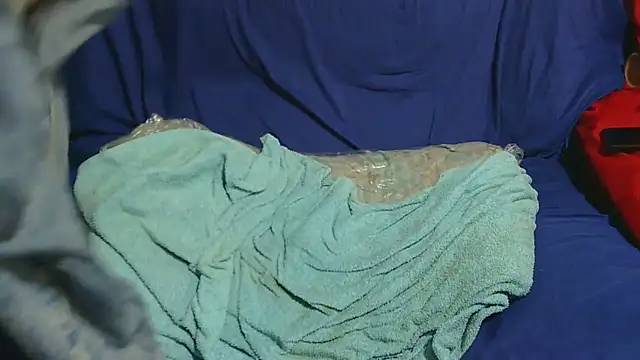 sluttylaura21 webcam