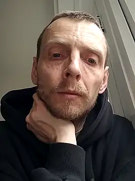 CrookedBunk3527 webcam