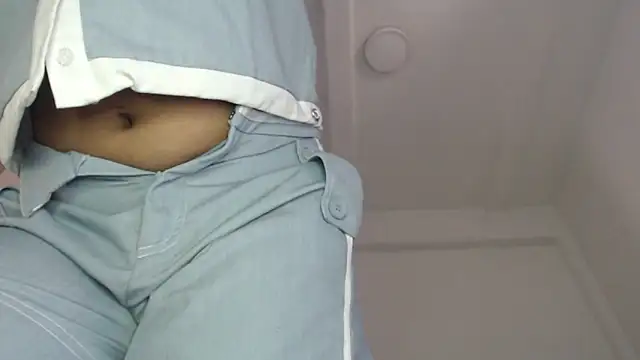 blondebitchlitle webcam