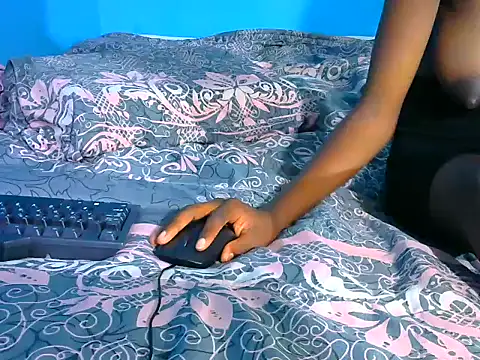 PetiteDoll_06 webcam