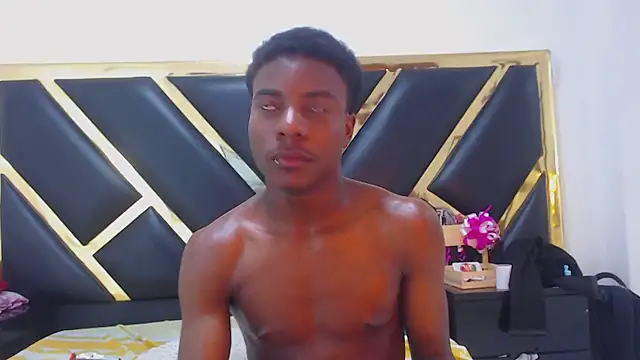 NoahJhonson69 webcam