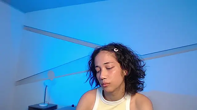 hot_little_bunny webcam