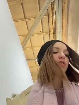 DollyTall's live cam