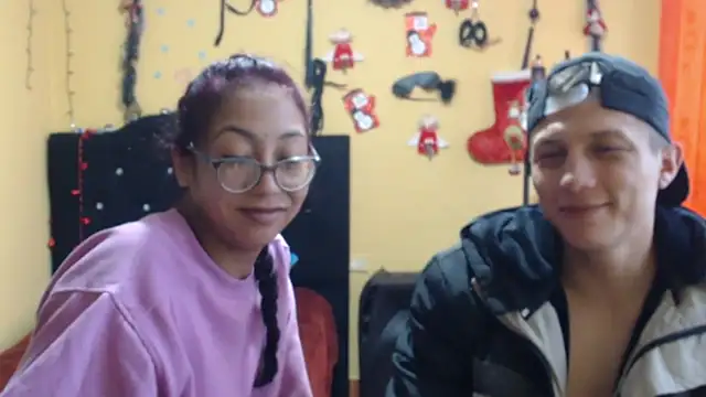 Violet_And_Smith webcam