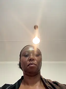 Bootyliciouse21X webcam