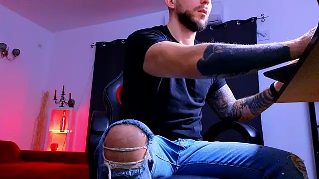 mightyaaron66 - MightyAaron66's free webcam