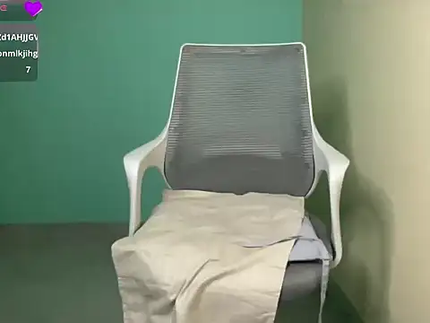 classy_kritii webcam