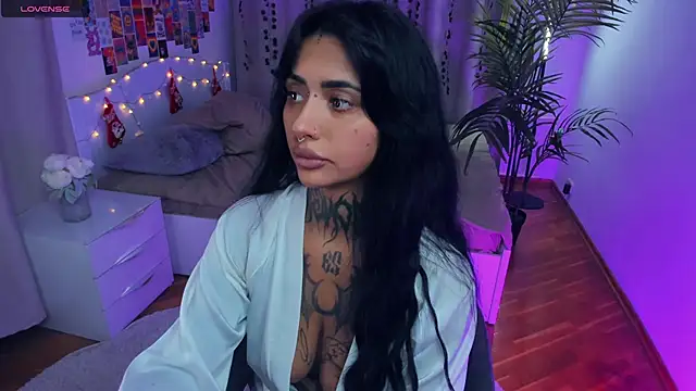 CharimgSabrina webcam