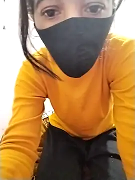 Webcam Model (Cute-Naavya)  is live.Free join now!