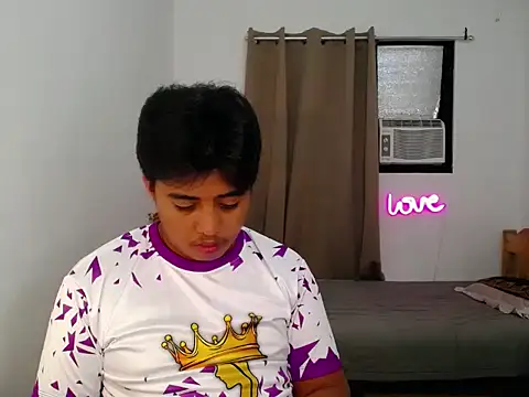 Hugecock2hundle_intown webcam