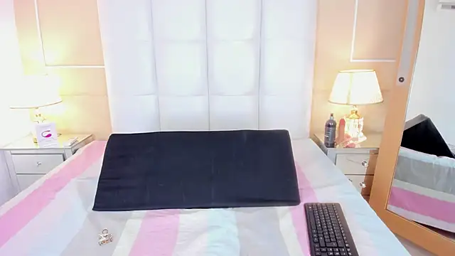 Dolly_Dirty_Squirrt webcam