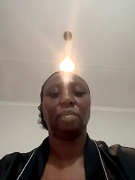 Webcam Model (Bootyliciouse21X)  is live.Free join now!